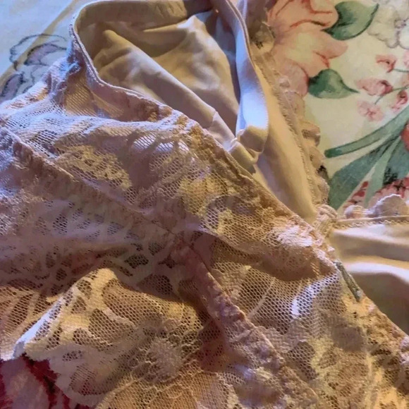 Pink Victoria Secret Women’s Bralette Size XS - Picture 5 of 8